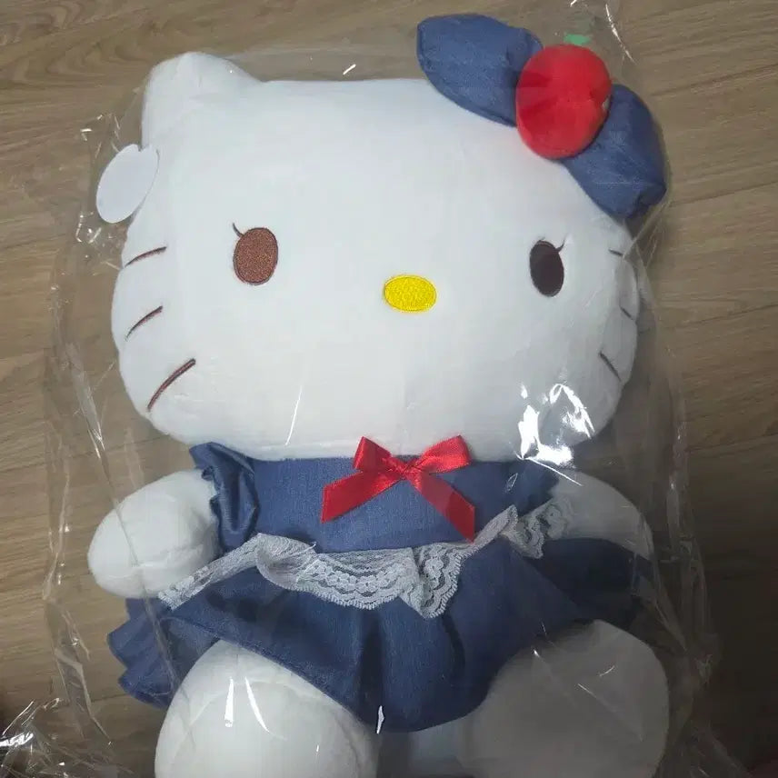 [BUNJANG] Sanrio Kitty Doll 40cm / 산리오 키티 인형 40cm