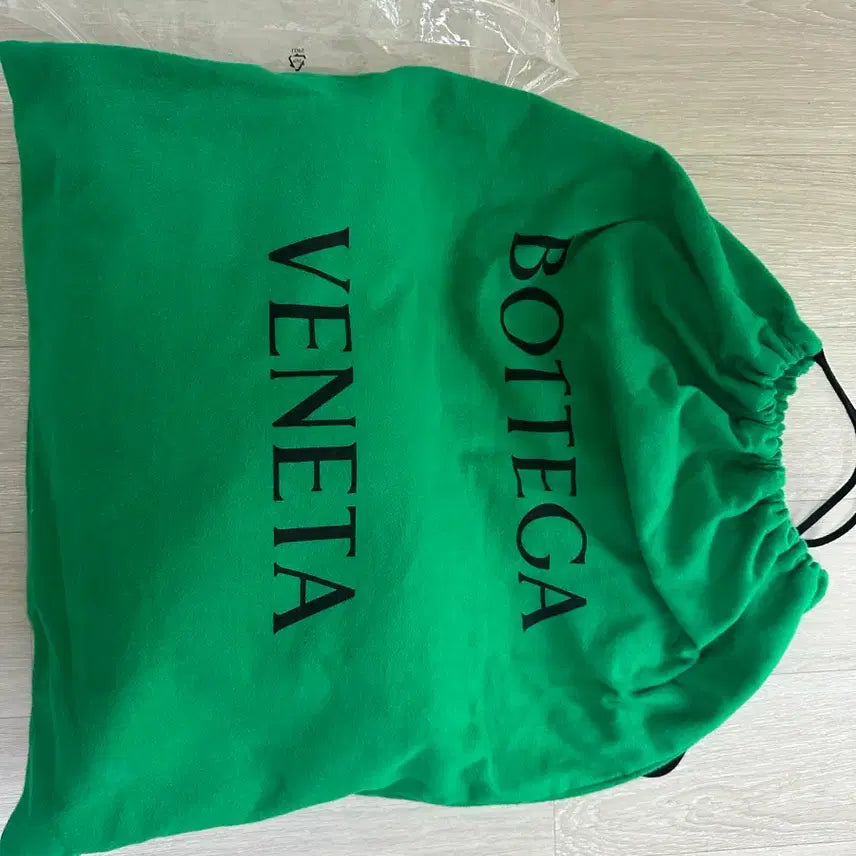 [BUNJANG] Bottega Veneta Padded Cassette Bag / 보테가베네타 패딩 카세트백