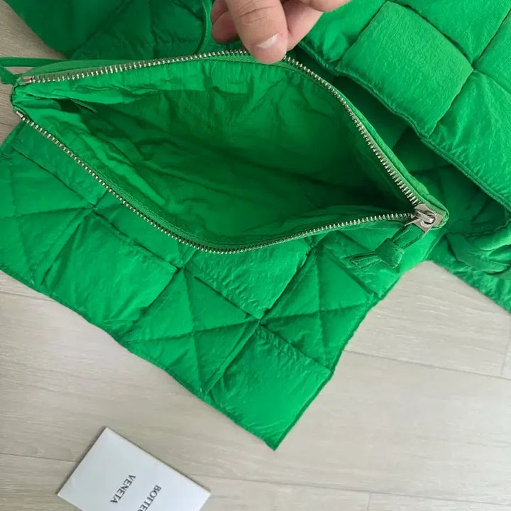 [BUNJANG] Bottega Veneta Padded Cassette Bag / 보테가베네타 패딩 카세트백