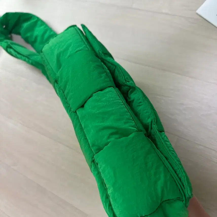 [BUNJANG] Bottega Veneta Padded Cassette Bag / 보테가베네타 패딩 카세트백