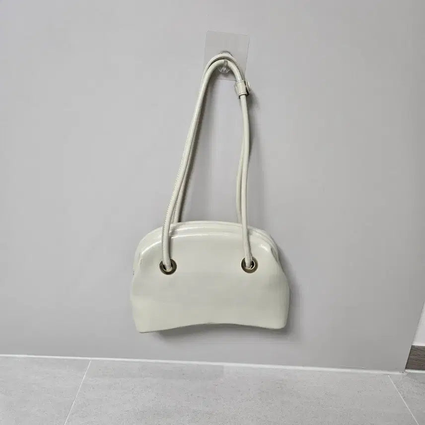 [BUNJANG] OSOI Ivory Shoulder Bag / 오늘만이가격!!  osoi 오소이 아이보리 숄더백