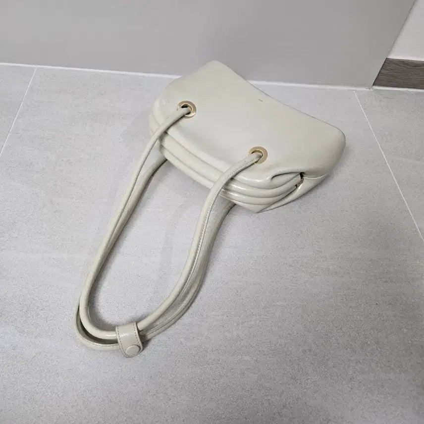 [BUNJANG] OSOI Ivory Shoulder Bag / 오늘만이가격!!  osoi 오소이 아이보리 숄더백