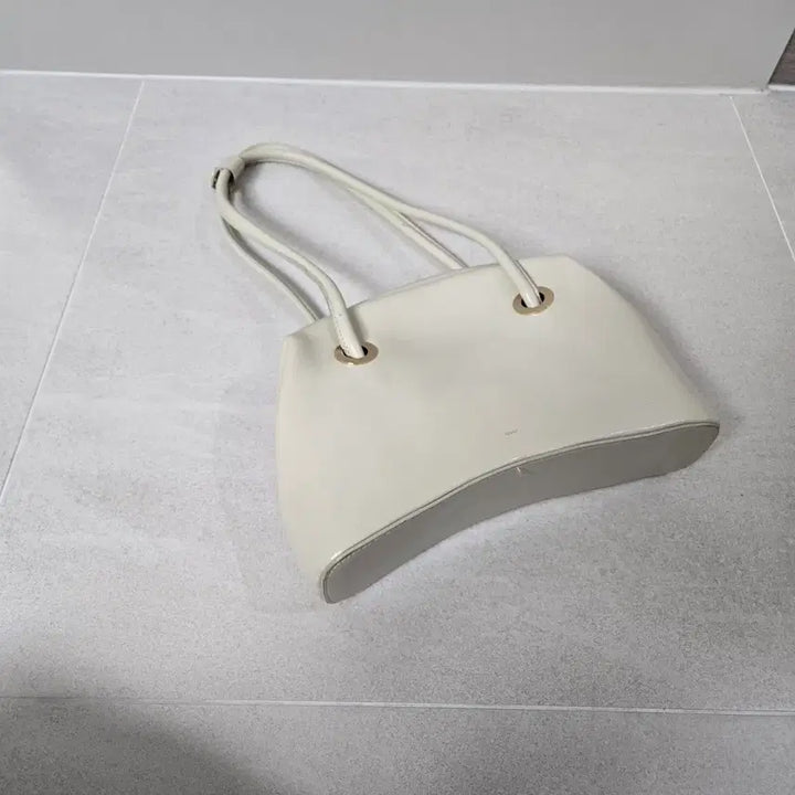 [BUNJANG] OSOI Ivory Shoulder Bag / 오늘만이가격!!  osoi 오소이 아이보리 숄더백