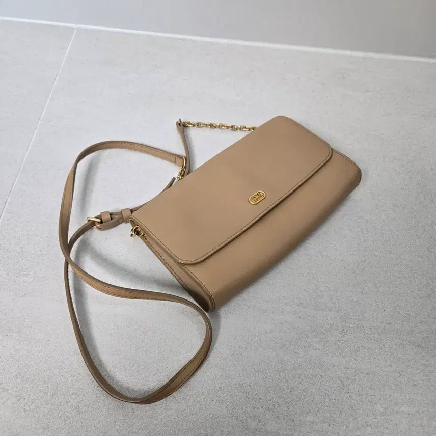 [SOLD OUT] 빈폴 아담한 베이지색 크로스백 지갑크로스백