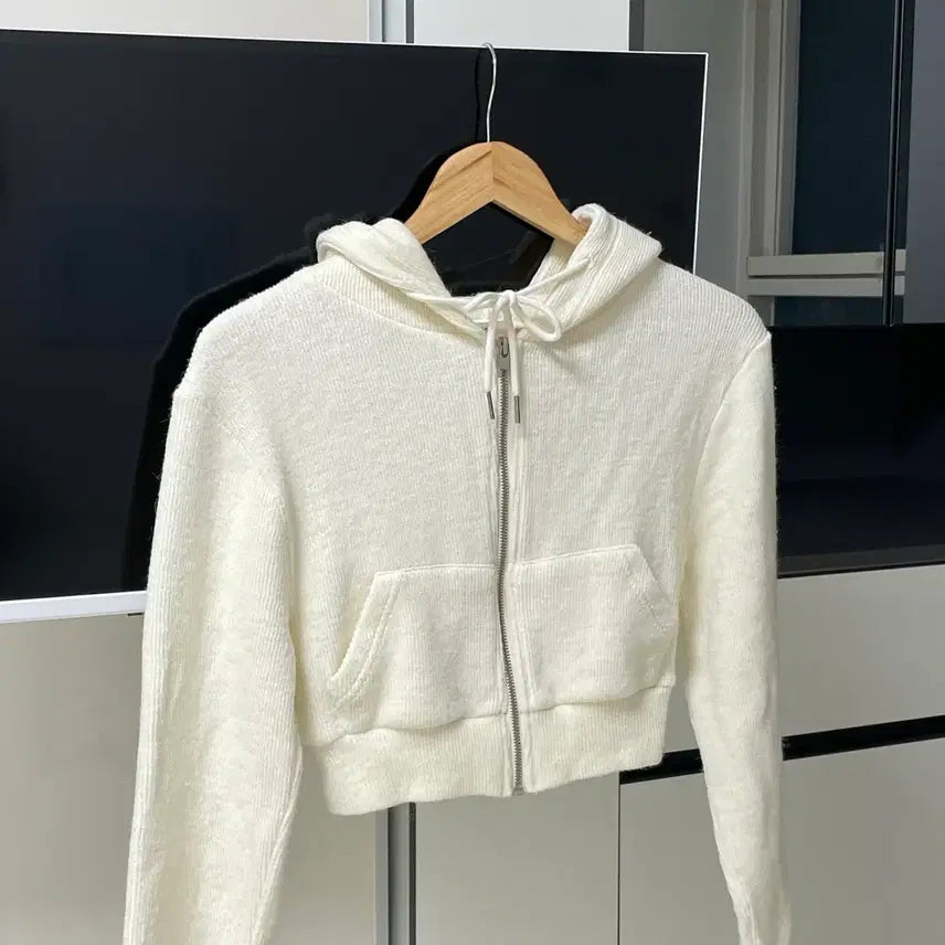 [BUNJANG] Hooded Ivory Crop Hooded Zip-up / 후드 크롭 아이보리 후드집업