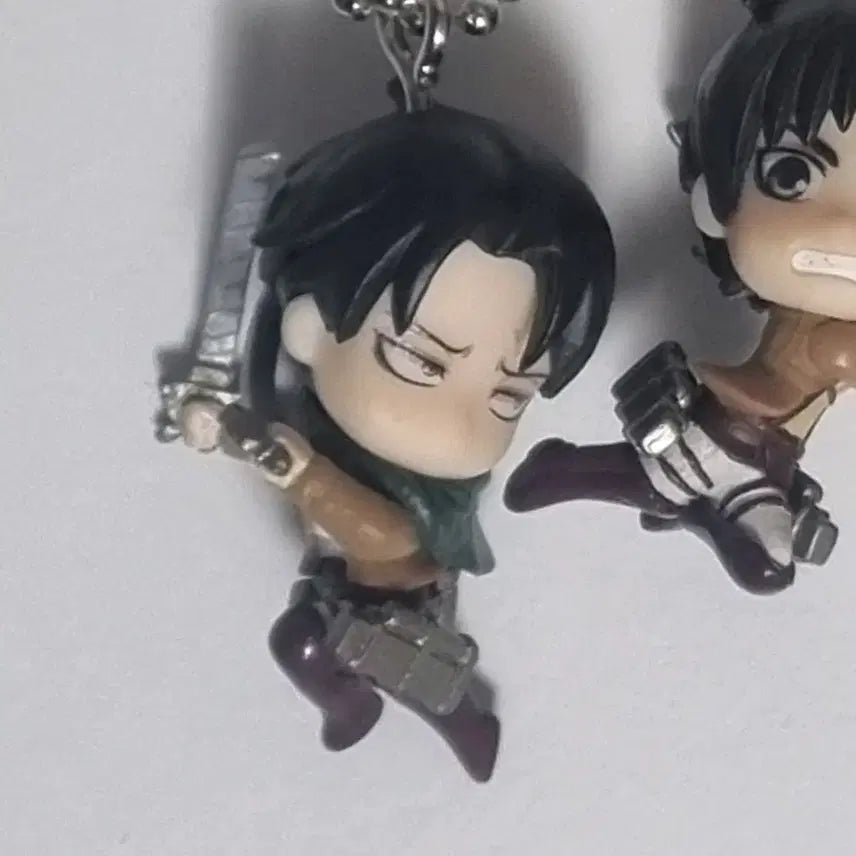[BUNJANG] Attack on Titan Levi Swing Keyring / 진격거 진걱의 거인 리바이 스윙 가챠 키링