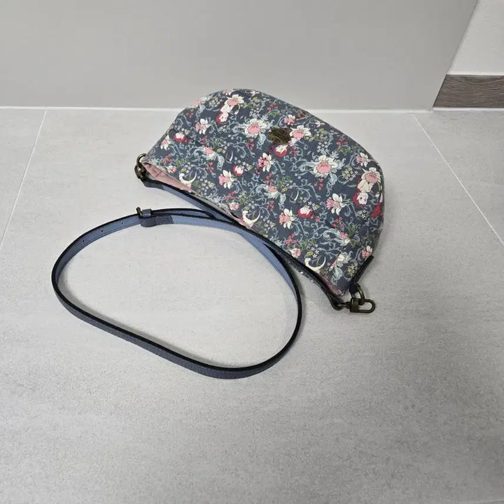 [BUNJANG] Quilted Shoulder Bag Blue Floral Pattern / 퀼트가방 상태굿 플라워 패턴 숄더백 크로스백
