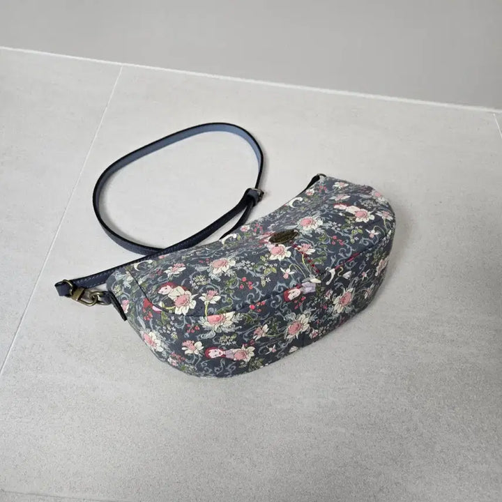 [BUNJANG] Quilted Shoulder Bag Blue Floral Pattern / 퀼트가방 상태굿 플라워 패턴 숄더백 크로스백