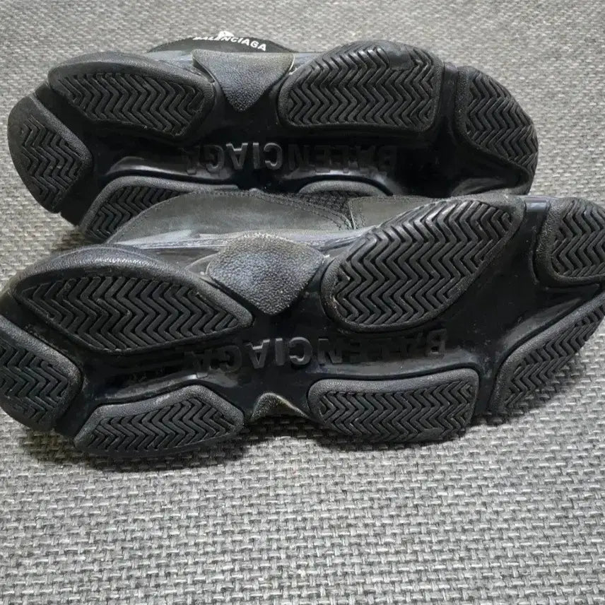 [BUNJANG] Balenciaga Triple S Sneakers / 발렌시아가 트리플s