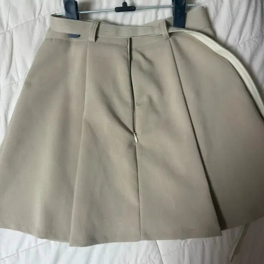 [SOLD OUT] 미우 벨트 스커트 베이지