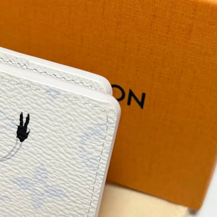 [BUNJANG] Louis Vuitton Ski White Organizer Card Wallet / [미사용/한정판] 25FW 루이비통 스키 화이트 오거나이저 카드지갑