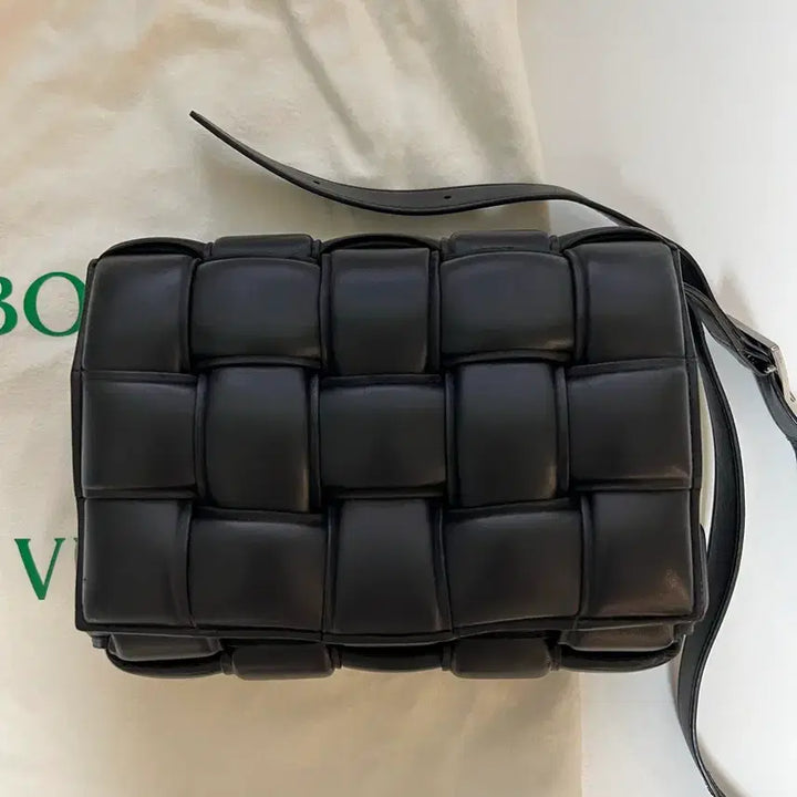 [BUNJANG] Bottega Veneta Padded Cassette Bag (Black) / 보테가베네타 패딩 카세트백 블랙