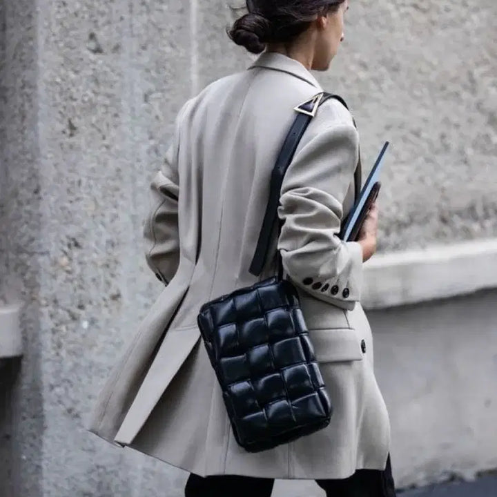 [BUNJANG] Bottega Veneta Padded Cassette Bag (Black) / 보테가베네타 패딩 카세트백 블랙
