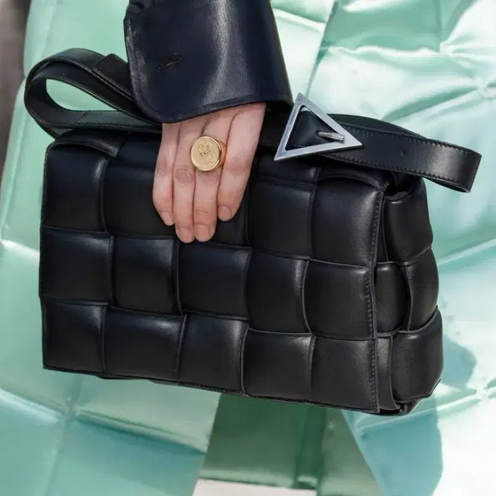 [BUNJANG] Bottega Veneta Padded Cassette Bag (Black) / 보테가베네타 패딩 카세트백 블랙