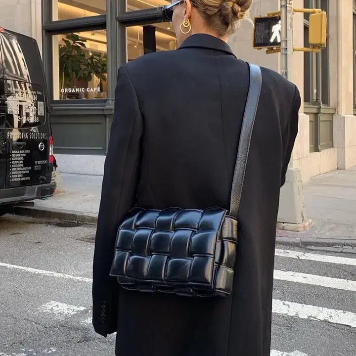 [BUNJANG] Bottega Veneta Padded Cassette Bag (Black) / 보테가베네타 패딩 카세트백 블랙