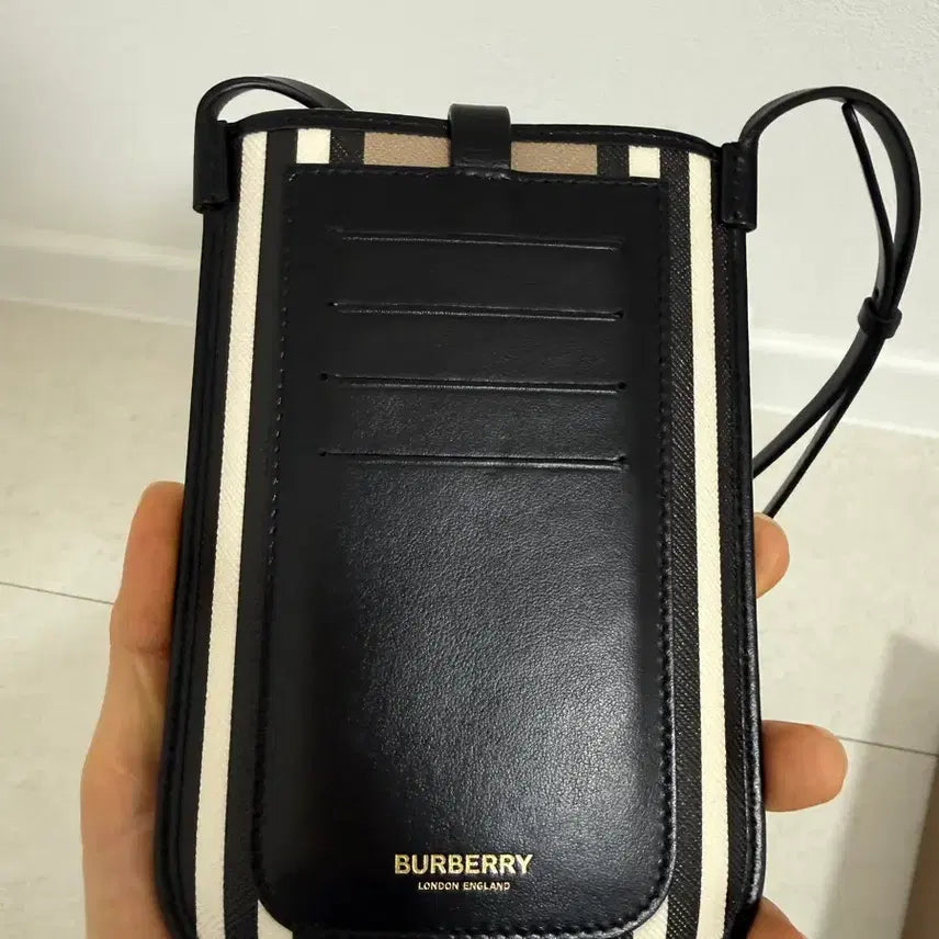 [BUNJANG] Burberry Stripe Crossbody Phone Case / 버버리 폰 케이스 스트라이프 크로스백