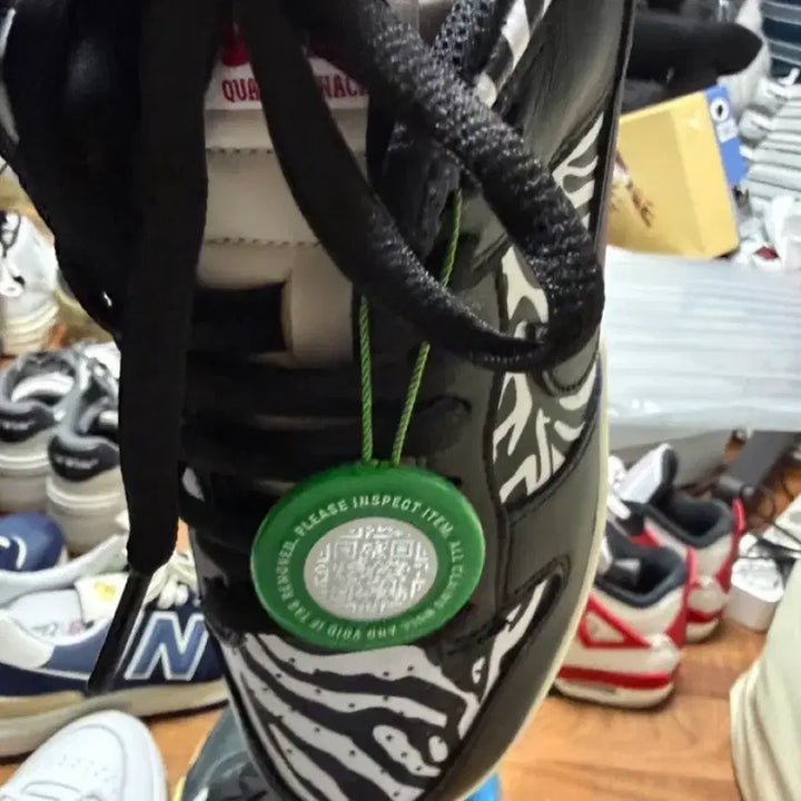 [BUNJANG] Nike QuarterSnacks SB Dunk Low Zebra Cake / 나이키 x 쿼터스낵스 SB 덩크 로우 지브라 케이크