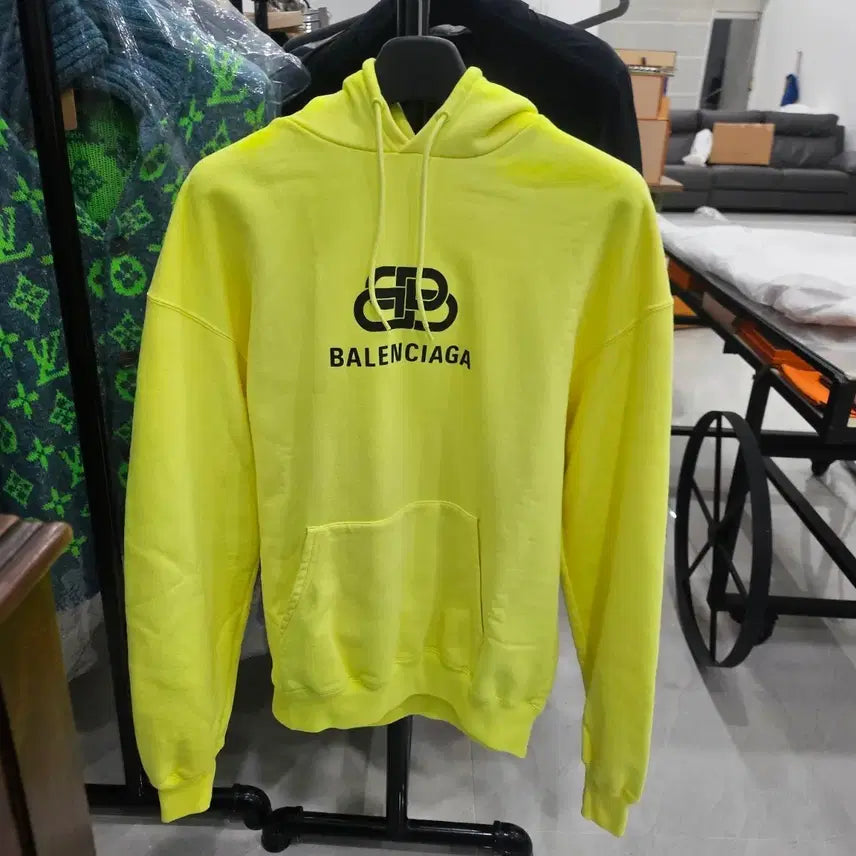 [SOLD OUT] 발렌시아가 BB로고 형광 옐로우 후드티