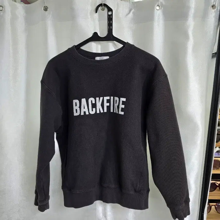 [BUNJANG] BACKFIRE Basic Crewneck Sweatshirt / 스튜디오 BACKFIRE  맨투맨 (1457)
