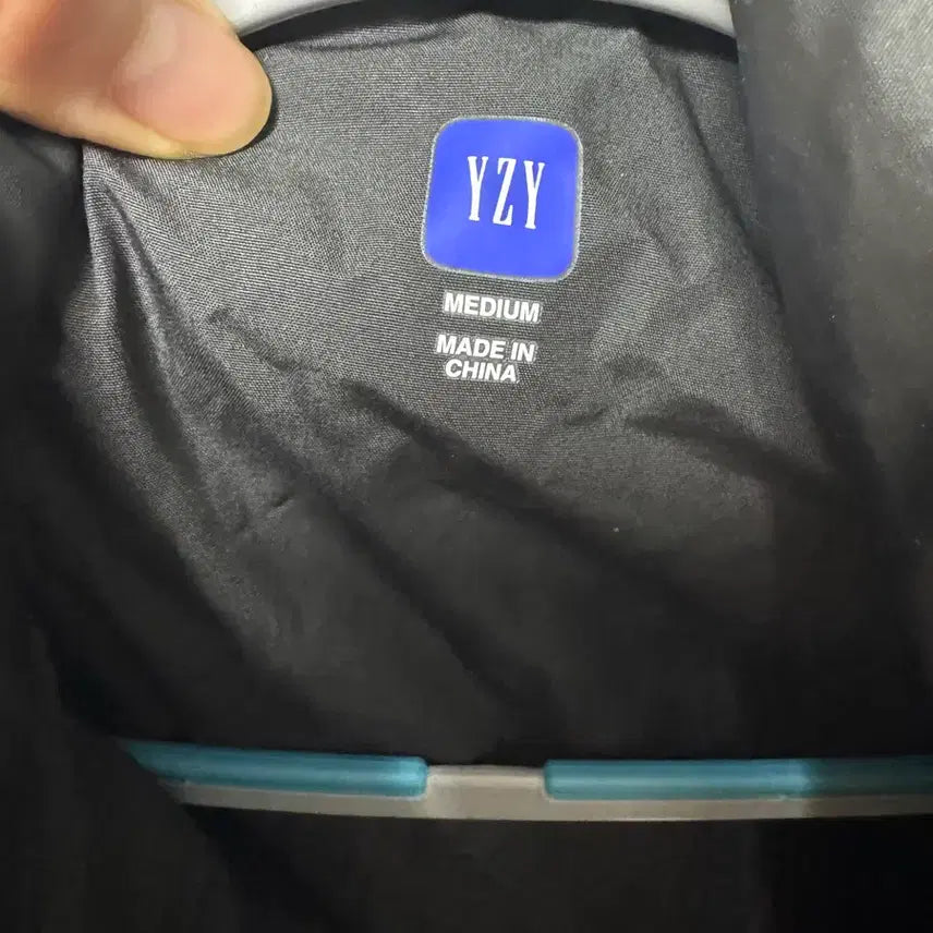 [BUNJANG] IZ*ONE Gap Round Jacket (Black, M) / 이지 갭 라운드 자켓 블랙 (M사이즈)