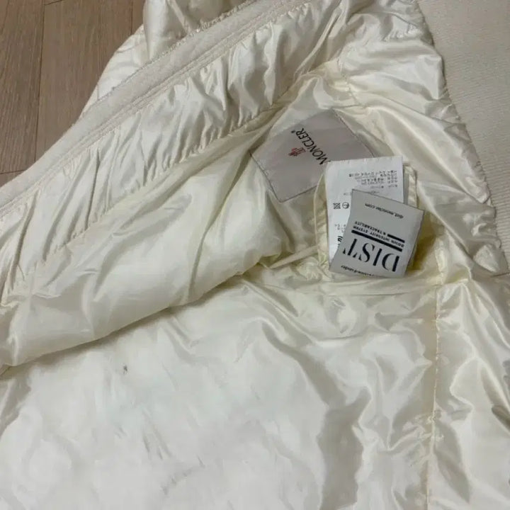 [BUNJANG] Moncler Tweed Padded Jacket / 몽클레어 후드 트위드 패딩 자켓 아이보리