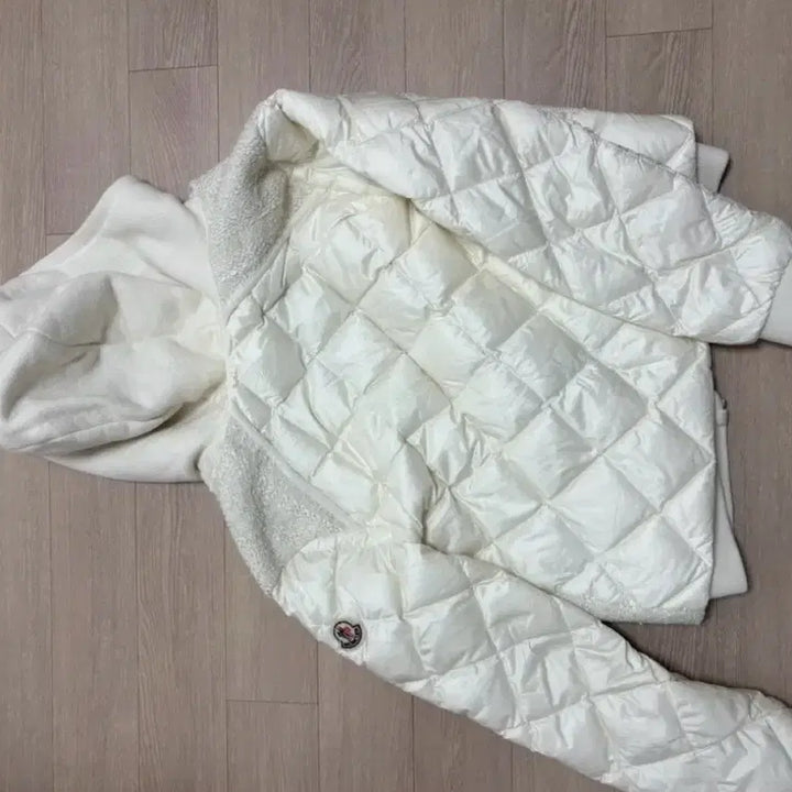 [BUNJANG] Moncler Tweed Padded Jacket / 몽클레어 후드 트위드 패딩 자켓 아이보리