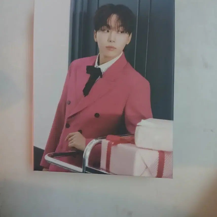 세븐틴 부승관 핑크 슈트포카 랜덤 1종