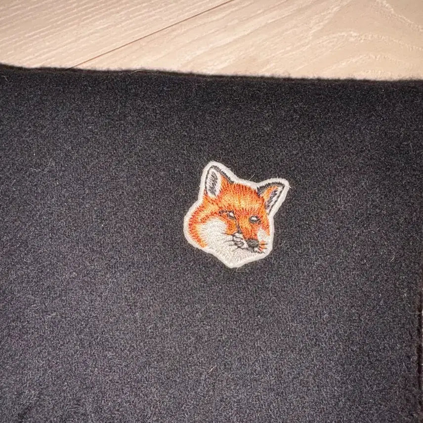[BUNJANG] Maison Kitsune Fox Head Wool Scarf / 메종키츠네 폭스헤드 블랙 울 목도리 머플러