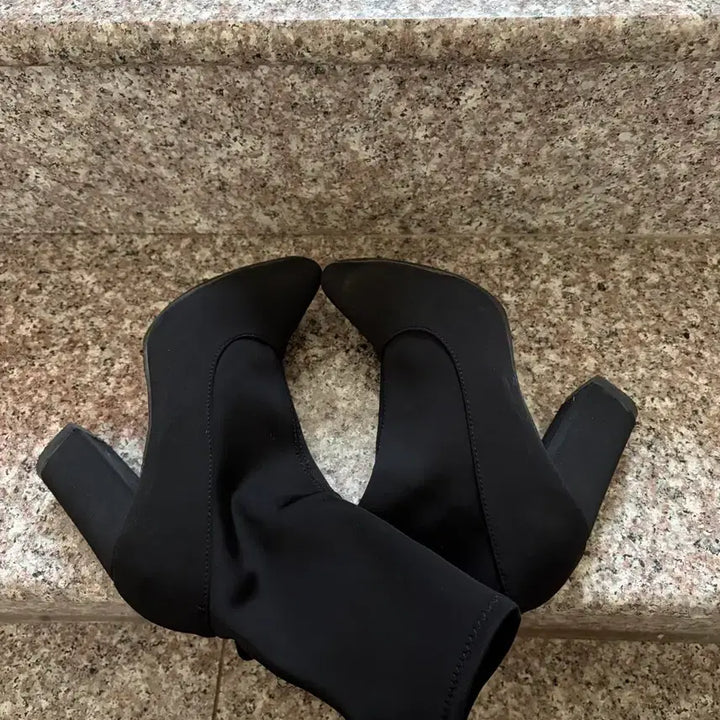 [BUNJANG] Black Ankle Boots / 블랙 앵클 부츠 삭스 통굽