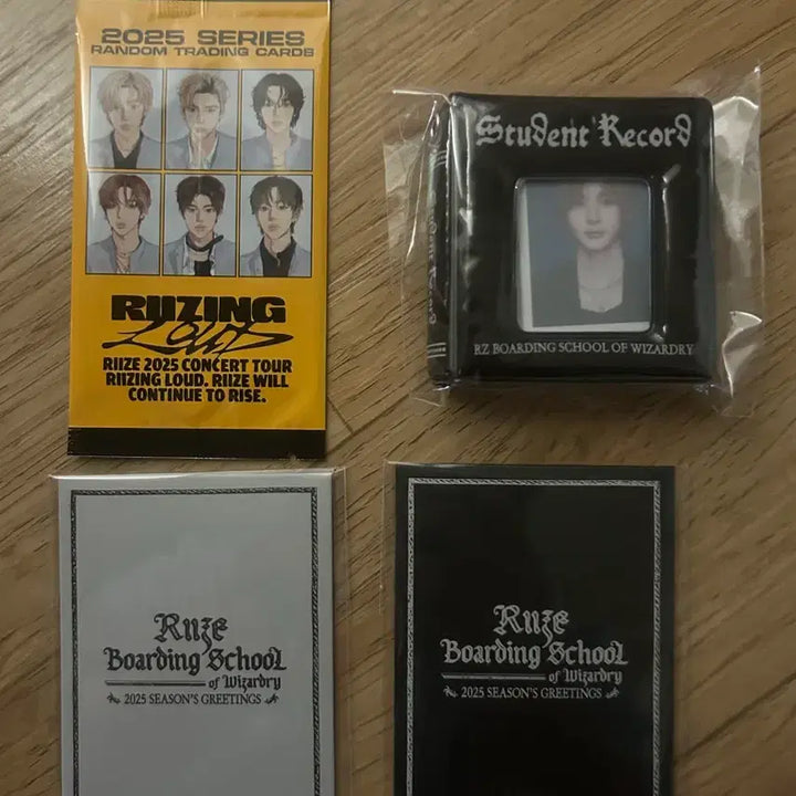 [BUNJANG] RIIZE 2025 Season's Greetings Bundle Set / (미개봉) 라이즈 2025 시즌 그리팅 + 렌덤 카드 굿즈 일괄 판매