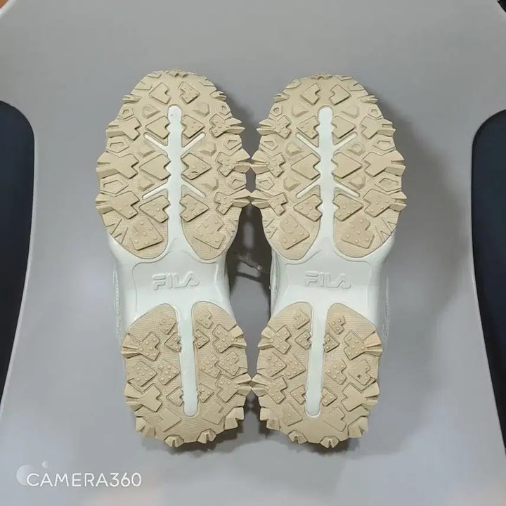 [BUNJANG] FILA Ivory Training Sneakers 230mm / 휠라 FILA 아이보리 트레이닝 운동화 230mm