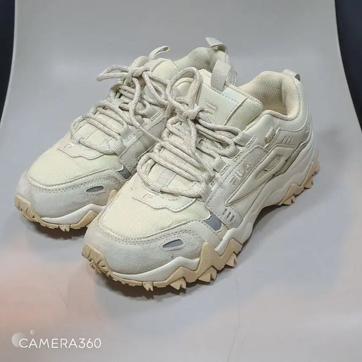 [BUNJANG] FILA Ivory Training Sneakers 230mm / 휠라 FILA 아이보리 트레이닝 운동화 230mm