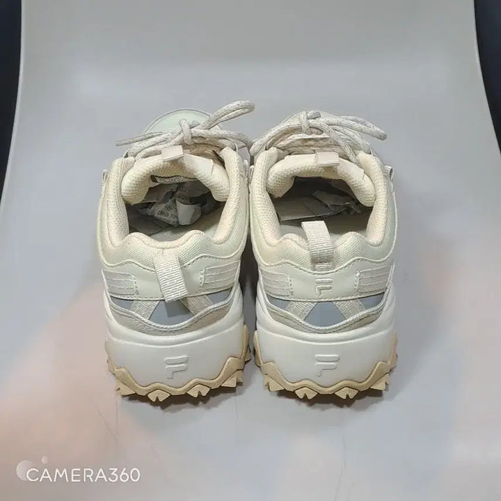 [BUNJANG] FILA Ivory Training Sneakers 230mm / 휠라 FILA 아이보리 트레이닝 운동화 230mm
