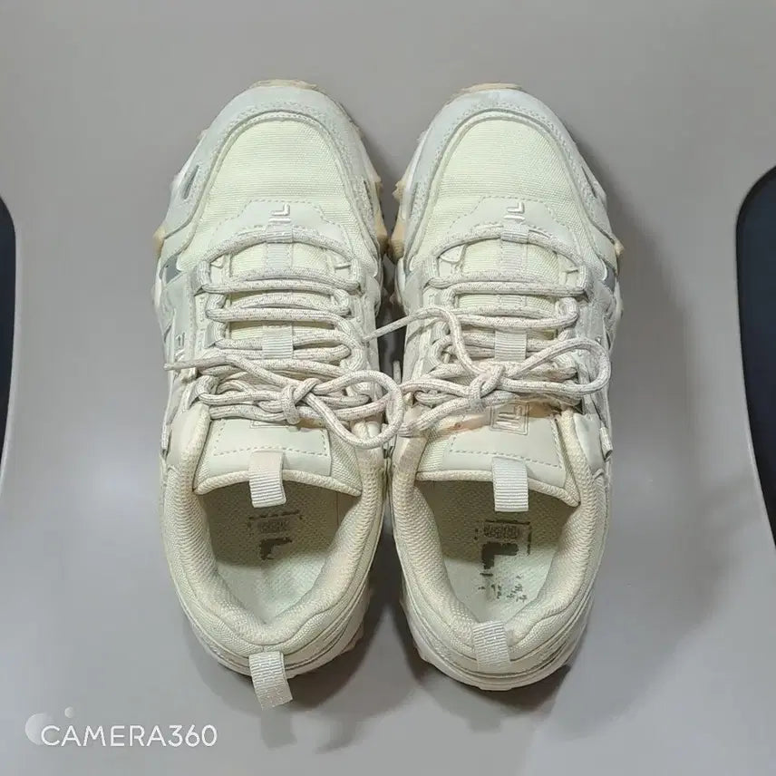 [BUNJANG] FILA Ivory Training Sneakers 230mm / 휠라 FILA 아이보리 트레이닝 운동화 230mm