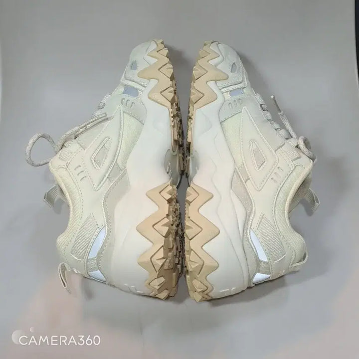 [BUNJANG] FILA Ivory Training Sneakers 230mm / 휠라 FILA 아이보리 트레이닝 운동화 230mm