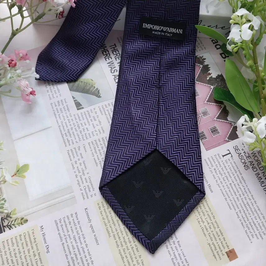 [SOLD OUT] 엠포리오 아르마니 실크 퍼플 헤링본 넥타이 9cm A+등급 K1755