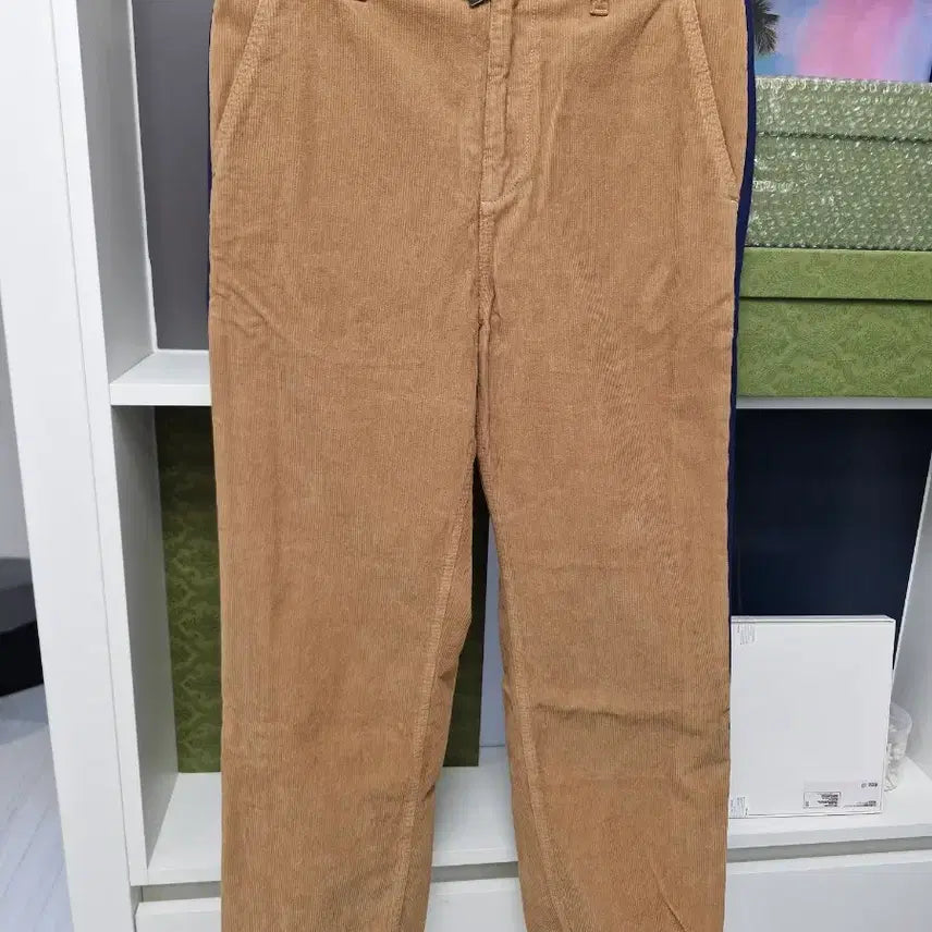 [BUNJANG] Gucci GG Corduroy Pants / 국내판새상품)구찌 GG 가죽탭 옆선 코듀로이 골덴 바지
