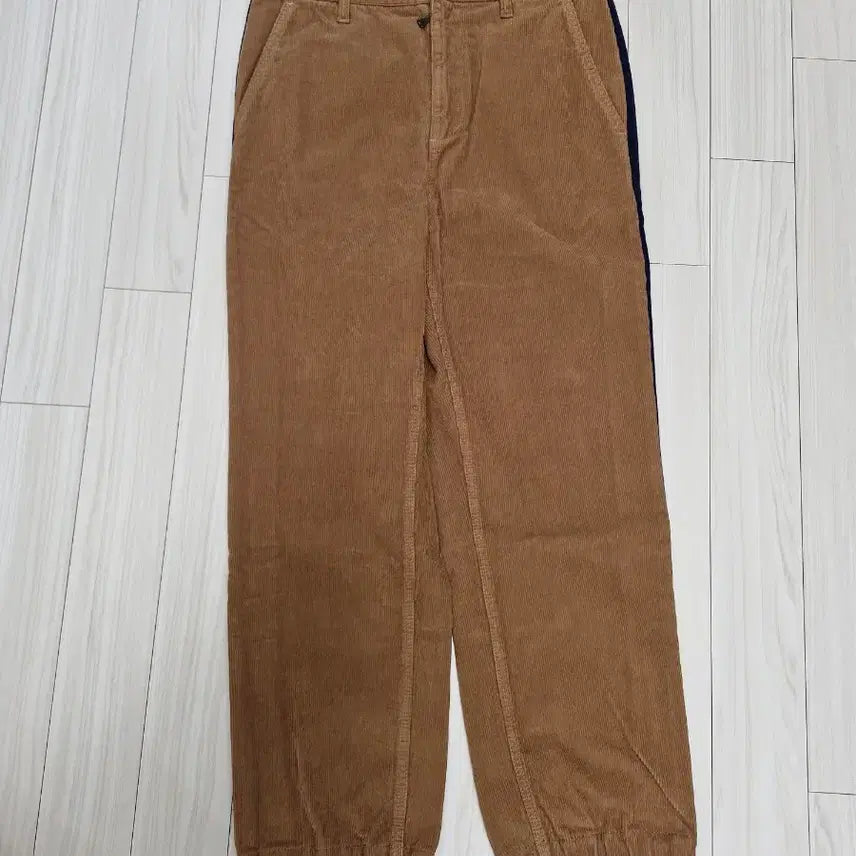 [BUNJANG] Gucci GG Corduroy Pants / 국내판새상품)구찌 GG 가죽탭 옆선 코듀로이 골덴 바지