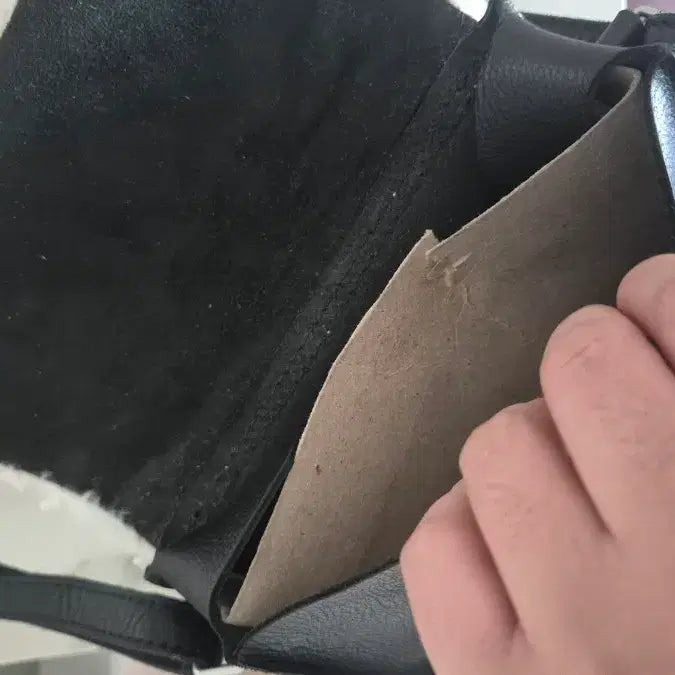 [BUNJANG] Dr. Martens Black Fur Satchel Bag / 닥터마틴 퍼 블랙 사첼백