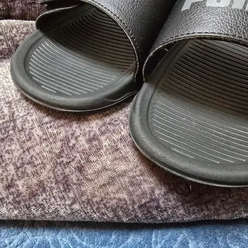 [SOLD OUT] 푸마 로얄캣 컴포트2 에센셜 슬리퍼 290mm 판매합니다