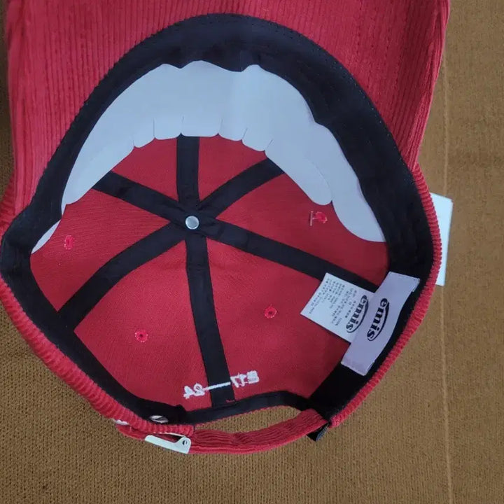 [BUNJANG] Emis Corduroy Ball Cap Hat Red/Cream / emis 이미스 코듀로이 볼캡 모자 레드/크림