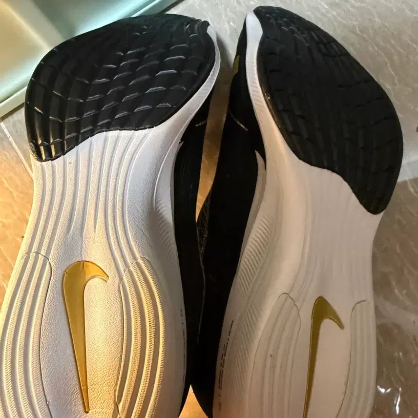 [BUNJANG] Nike ZoomX Vaporfly Next% Gold Black / 새상품 나이키 줌X 베이퍼플라이 넥스트 골드블랙