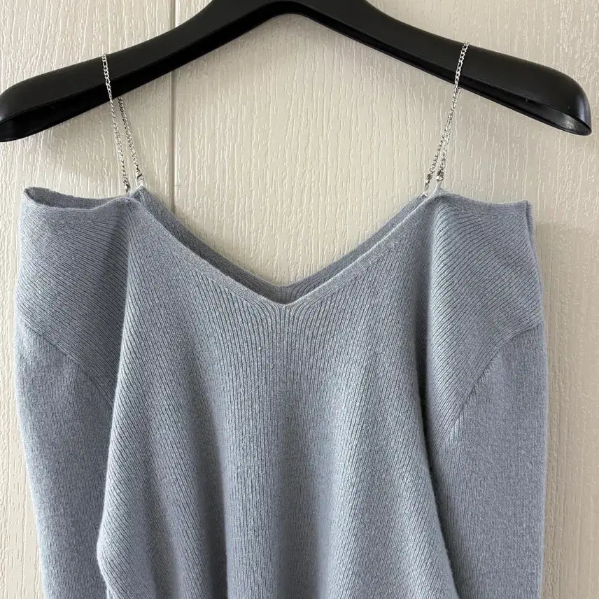 [BUNJANG] Lowtight Off-Shoulder Chain Knit Top / 로우타이트 오프숄더 체인니트 블루