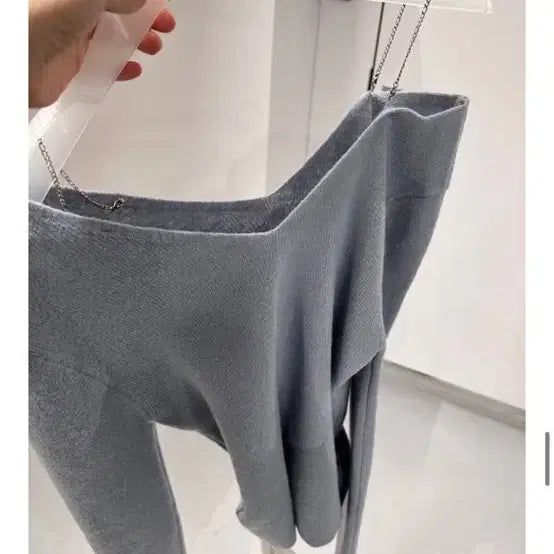 [BUNJANG] Lowtight Off-Shoulder Chain Knit Top / 로우타이트 오프숄더 체인니트 블루