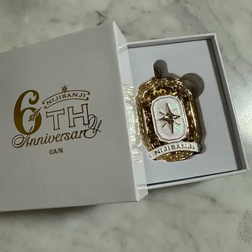 [BUNJANG] Nijisanji Watari Hibari 6th Anniversary Rocket Pendant / 니지산지 6주년 와타라이 히바리 로켓 팬던트