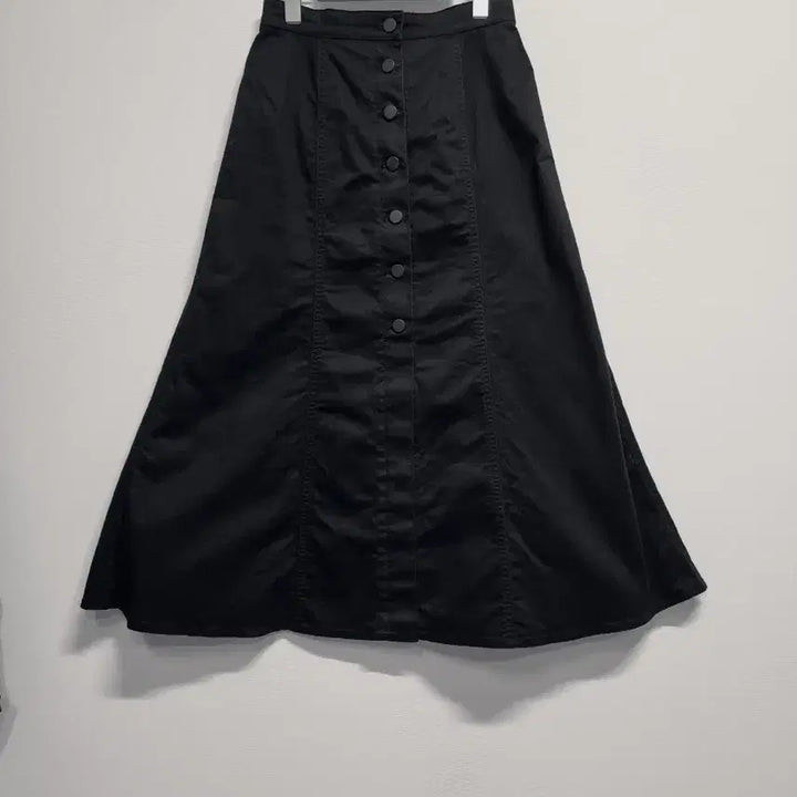[BUNJANG] Uniqlo A-Line Button Long Skirt / 유니클로 블랙 A라인 버튼 스커트