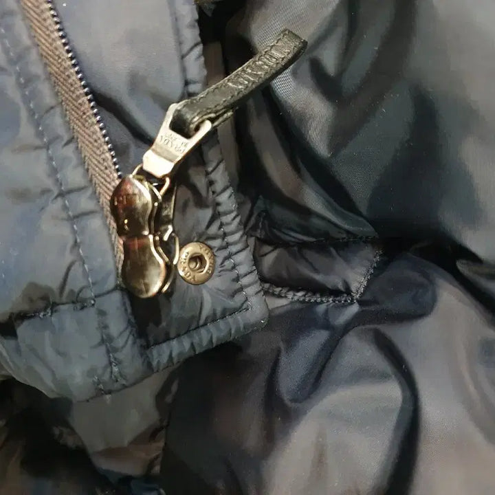 [BUNJANG] Prada Men's Padded Jacket / 프라다 남성페딩