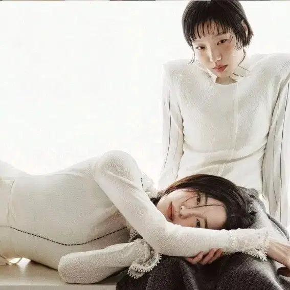 [BUNJANG] The Boyz Eunji & Sangyeon Elle Magazine / (새상품)<은중과 상연> 김고은님과 박지현님 커플화보가 실린 엘르잡지양도