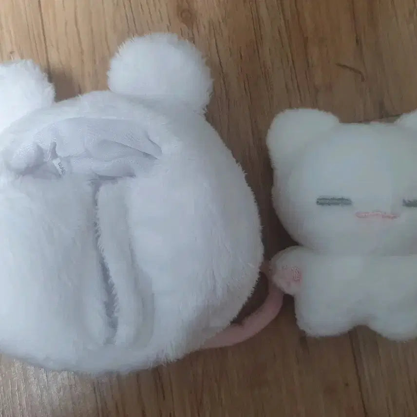 세븐틴 우지 인형 판매합니다.