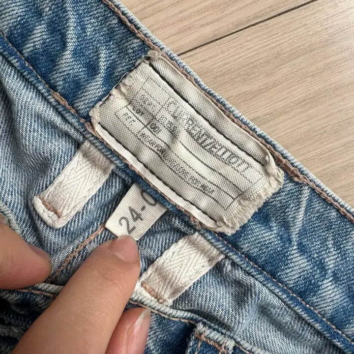 [BUNJANG] Current/Elliott Distressed Boyfriend Jeans / 커렌트엘리엇 24사이즈 디스트레스드 진 청바지 찢청 보이프렌드핏 데님